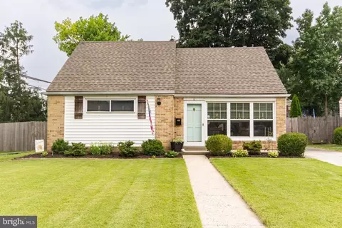 6 Oxford Cir, West Norriton, PA 19403
