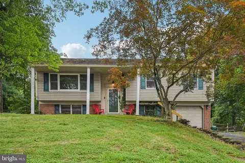 14 Woodsedge Rd, Norristown, PA 19403