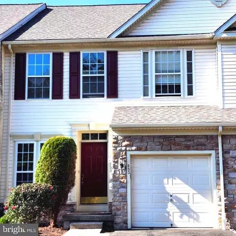 233 Creekside Dr, Pottstown, PA 19464