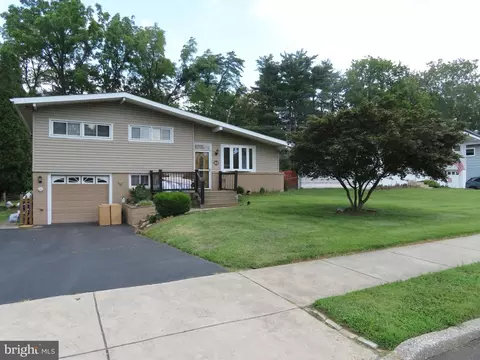 10 Blue Ridge Rd, Plymouth Meeting, PA 19462