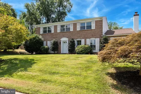 7810 Cobden Rd, Laverock, PA 19038