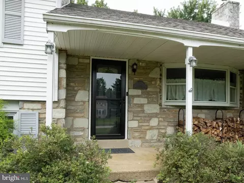 1612 Winding Dr, North Wales, PA 19454