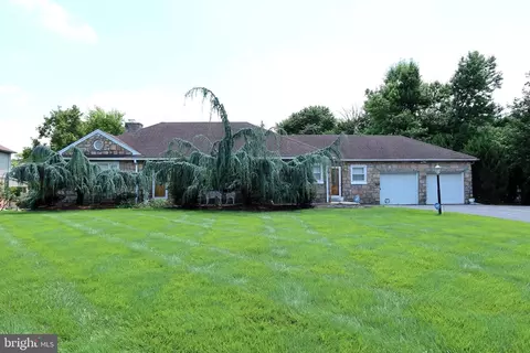 1526 Sandy Hl, Plymouth Meeting, PA 19462