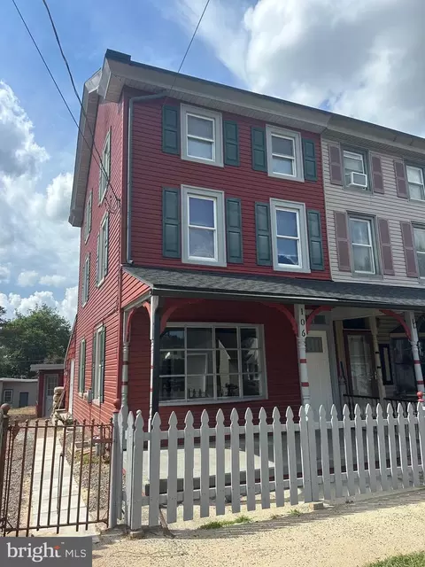 106 2nd Ave, Mont Clare, PA 19453