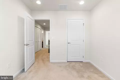 Entry Way - 19 Twomey Ct #33, Wyncote, PA 19095 photo 5 of 5