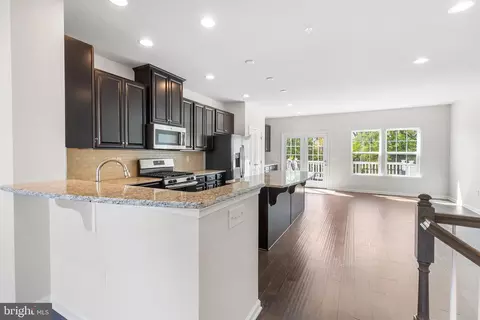 Entry Way - 19 Twomey Ct #33, Wyncote, PA 19095 photo 4 of 5