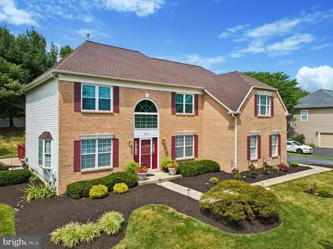 8040 Fair View Ln, Norristown, PA 19403