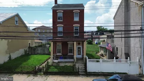 112 E 4th St Apt, Bridgeport, PA 19405