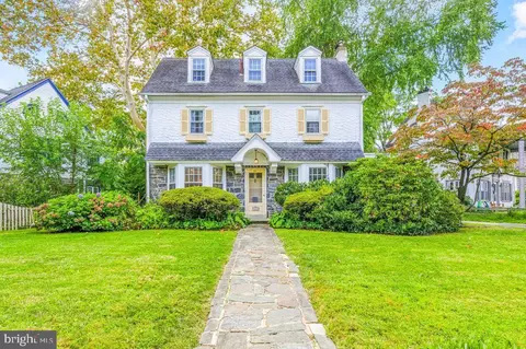 66 W Lodges Ln, Bala Cynwyd, PA 19004