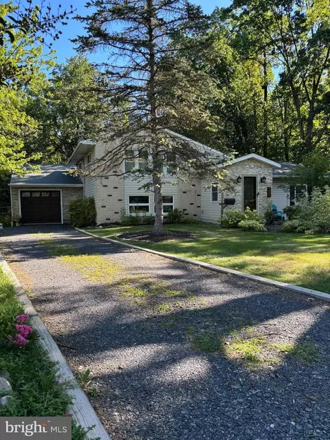 3505 Whitehall Dr, Willow Grove, PA 19090