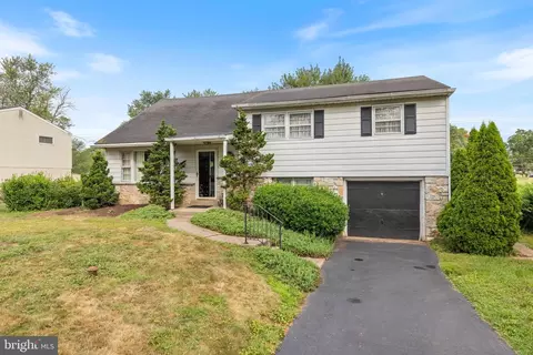 349 Central Dr, Lansdale, PA 19446