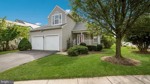 4 Dusseldorf Dr, Royersford, PA 19468