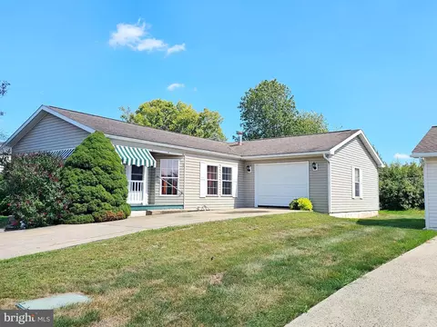 1050 Scenic View Dr, Schwenksville, PA 19473