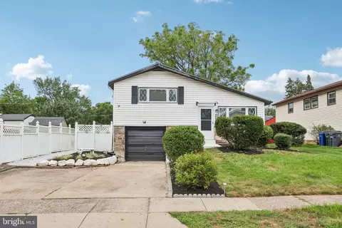 1350 Lindbergh Ave, Abington, PA 19001
