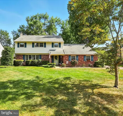 236 Oak Hill Dr, Hatboro, PA 19040