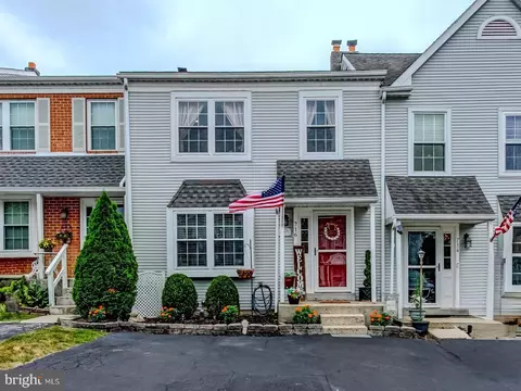 716 Sandalwood Ln, Eagleville, PA 19403