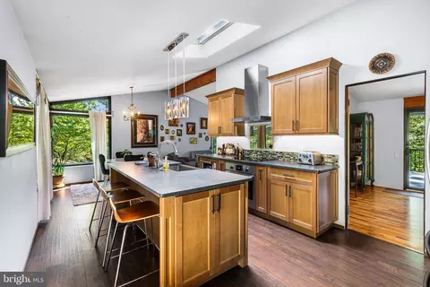 Kitchen - 305 Highview Dr, Wayne, PA 19087 photo 2 of 3