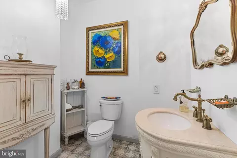 Bath - 305 Highview Dr, Wayne, PA 19087 photo 1 of 3