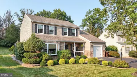 112 Fox Hunt Dr, Souderton, PA 18964