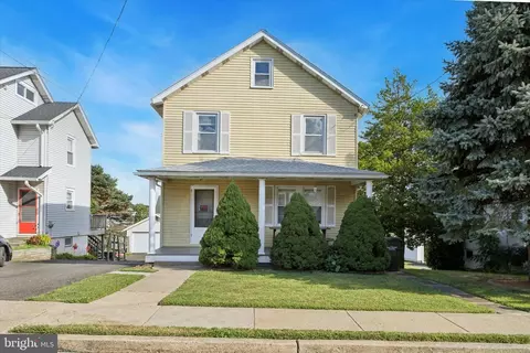 110 Cedar Ave, Willow Grove, PA 19090