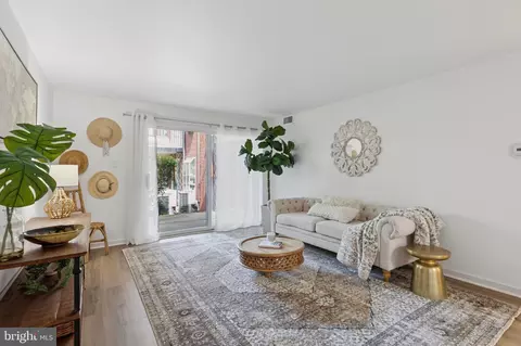 922 Montgomery Ave #C-1, Bryn Mawr, PA 19010