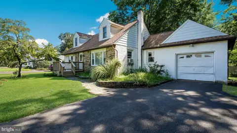 1034 E Main St, Lansdale, PA 19446