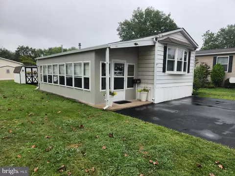 127 Tulip Dr, Hatfield, PA 19440