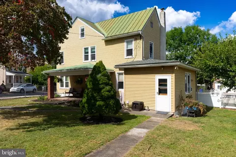 407 Jefferson Ave, Pottstown, PA 19464