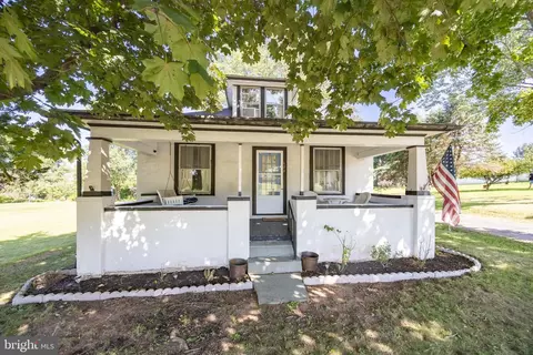 52 Wilson Ave, Gilbertsville, PA 19525