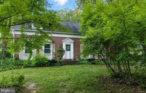 610 Broad Acres Rd, Penn Valley, PA 19072