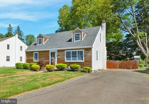 513 Corinthian Ave, Hatboro, PA 19040