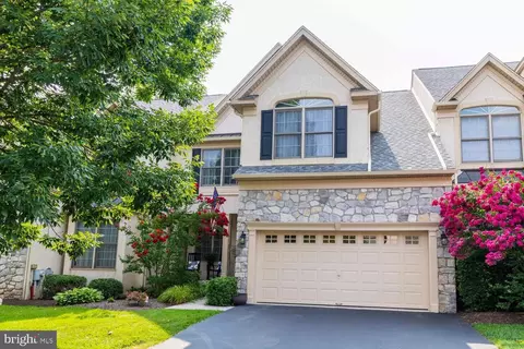 72 Brownstone Dr, Norristown, PA 19401