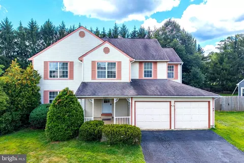 221 Winchester Dr, Horsham, PA 19044