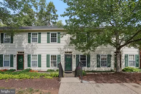 210 Berwick Pl #20E, Lansdale, PA 19446