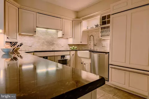 10211 Valley Forge Cir #211, King Of Prussia, PA 19406