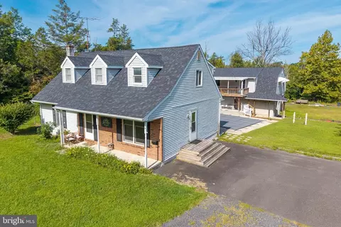 5509 Hoppenville Rd, Green Lane, PA 18054