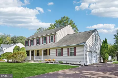 821 W Orvilla Rd, Hatfield, PA 19440