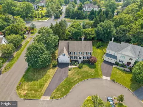 600 Stoneham Ct, Ambler, PA 19002