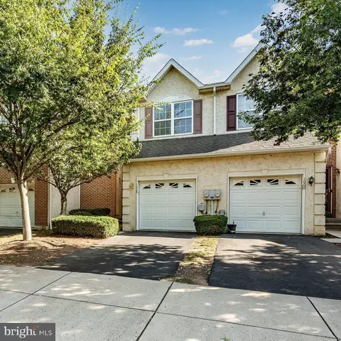 1008 Vanguard Dr, Red Hill, PA 18076