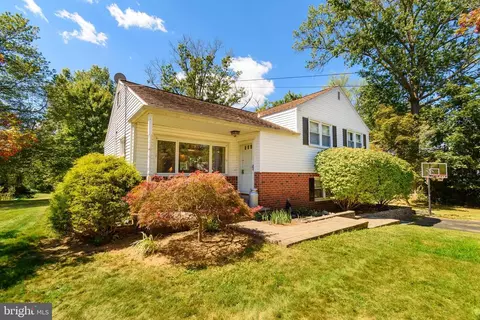 980 Jacks Ln, Lansdale, PA 19446
