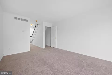 Living - 105 Timothy Cir, Wayne, PA 19087 photo 7 of 10