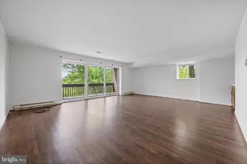 Living - 105 Timothy Cir, Wayne, PA 19087 photo 10 of 10