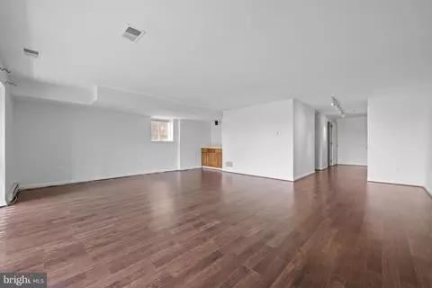Living - 105 Timothy Cir, Wayne, PA 19087 photo 9 of 10
