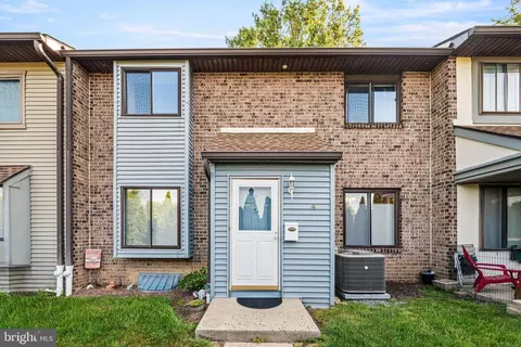 22 Fitzwatertown Rd UNIT F-4, Willow Grove, PA 19090