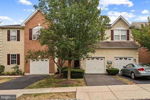 104 Watercrest Dr, Red Hill, PA 18076