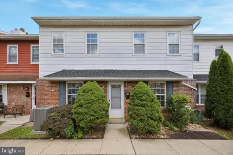 1604 Whitpain Hls, Blue Bell, PA 19422