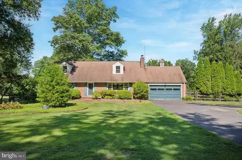 330 Chestnut Ln, Ambler, PA 19002