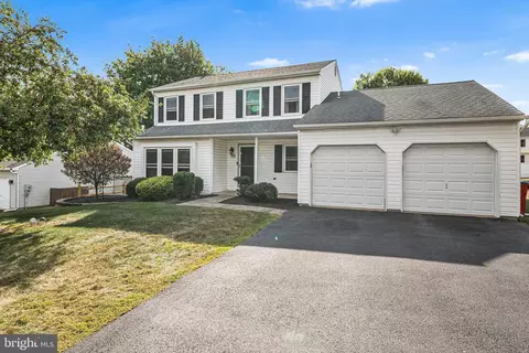 2126 Deer Ridge Dr, Pottstown, PA 19464