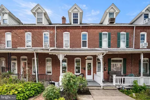 212 Jefferson St, East Greenville, PA 18041