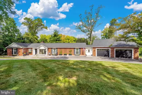 506 Dogwood Ln, Conshohocken, PA 19428